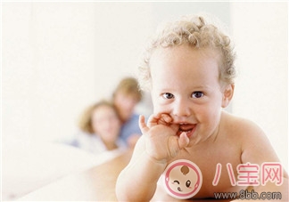 八到十二個月寶寶有什么變化 如何照顧八到十二個月寶寶