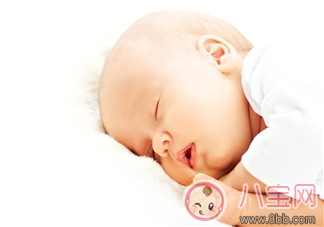 孩子張嘴睡覺怎么回事 寶寶張嘴睡有可能是過于肥胖