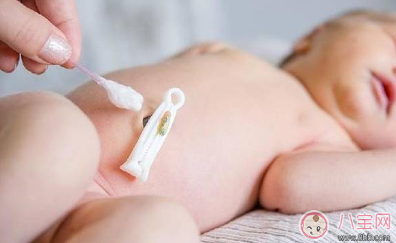 寶寶肚臍臟了怎么清洗 寶寶肚臍臟了能扣嗎