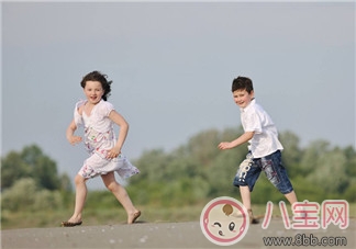 和孩子一起晨跑的心情說說 堅持和孩子一起晨跑的句子短語 和孩子一起晨跑的心情說說 堅持和孩子一起晨跑的句子短語