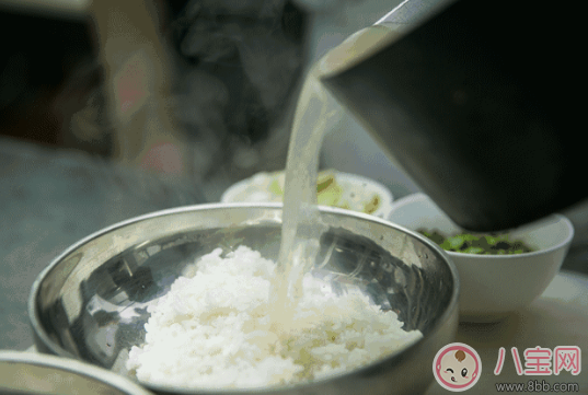 寶寶吃湯泡飯好不好 寶寶吃湯泡飯會對消化有影響