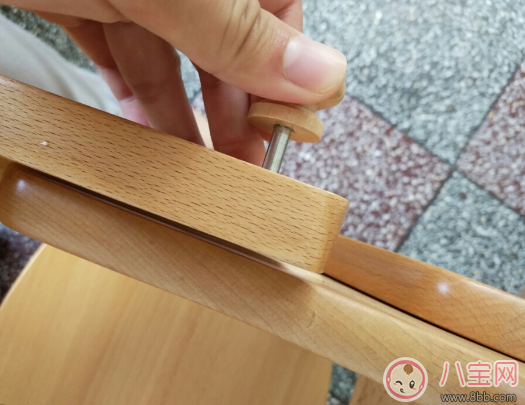 貝嬌寶寶餐椅怎么樣 貝嬌實木帶輪子餐椅好用嗎