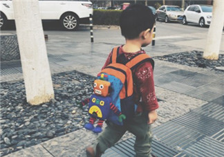 等待孩子放學時的心情說說 放學接孩子回家的說說感悟