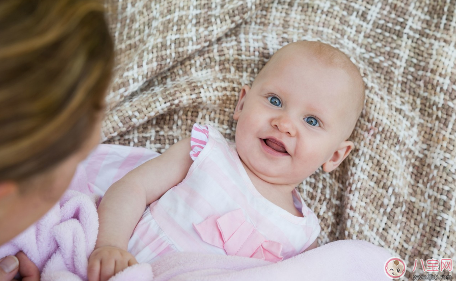 寶寶半夜醒來玩的心情說說 分享寶寶半夜自己玩的感慨句子