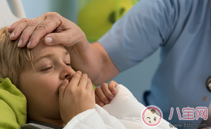 小孩發燒媽媽心情說說 孩子發燒媽媽心疼句子說說