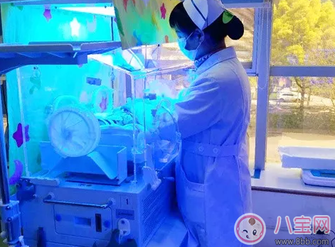 哪些黃疸寶寶不能做藍光治療 寶寶藍光治療注意事項 哪些黃疸寶寶不能做藍光治療 寶寶藍光治療注意事項