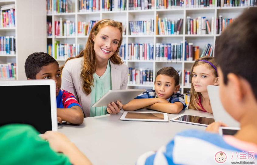 孩子上課的時候喜歡說話怎么辦 怎么理解孩子上課說話的行為