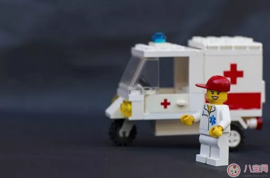 寶寶老是嗆奶是怎么回事 嬰兒嗆奶后的急救處理