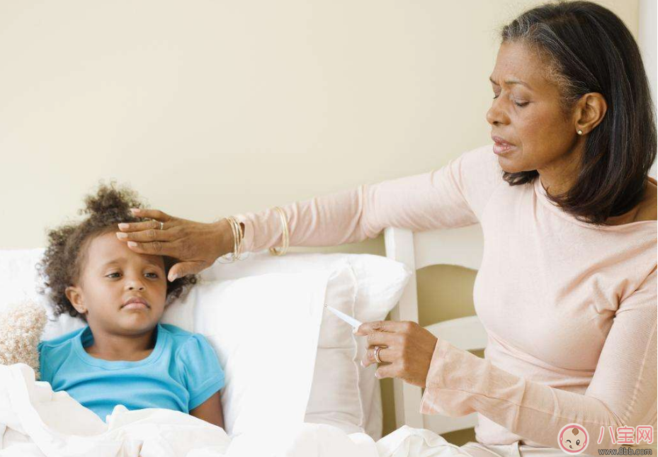 嬰兒發燒如何退燒 寶寶哪些癥狀應及時送醫院 嬰兒發燒如何退燒 寶寶哪些癥狀應及時送醫院