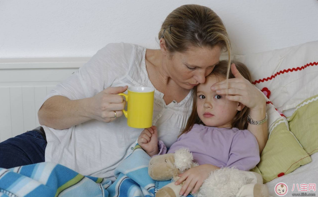 嬰兒發燒如何退燒 寶寶哪些癥狀應及時送醫院 嬰兒發燒如何退燒 寶寶哪些癥狀應及時送醫院