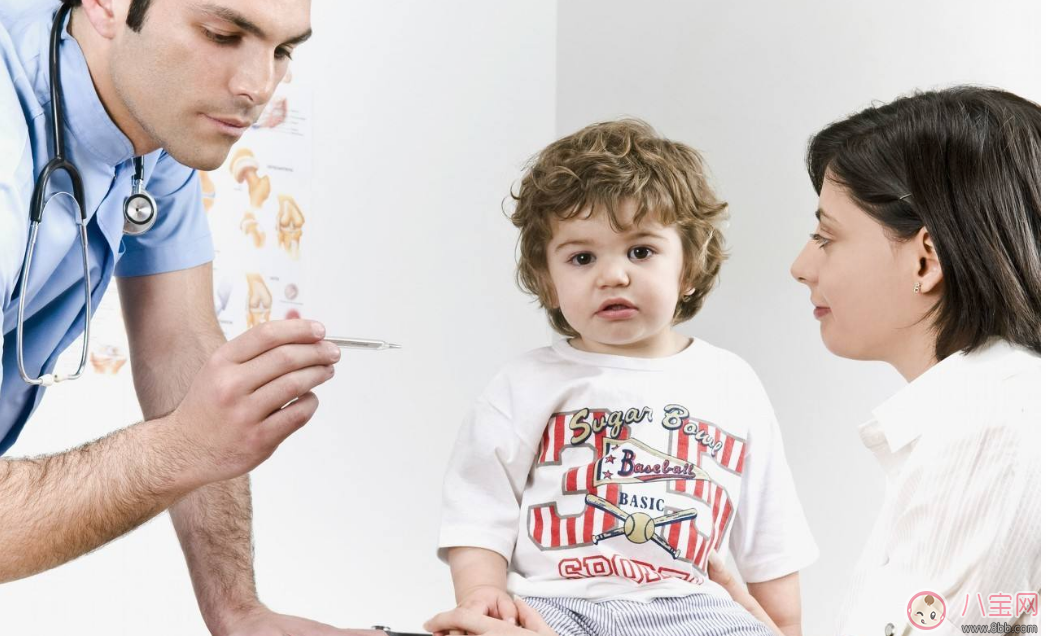 嬰兒發燒如何退燒 寶寶哪些癥狀應及時送醫院 嬰兒發燒如何退燒 寶寶哪些癥狀應及時送醫院