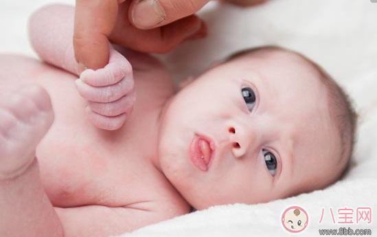 1個(gè)月寶寶需要補(bǔ)鈣嗎 1個(gè)月寶寶缺鈣的表現(xiàn) 1個(gè)月寶寶需要補(bǔ)鈣嗎 1個(gè)月寶寶缺鈣的表現(xiàn)