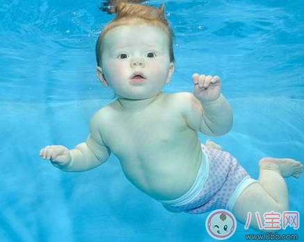 新生兒游泳好不好 新生兒學游泳有哪些好處