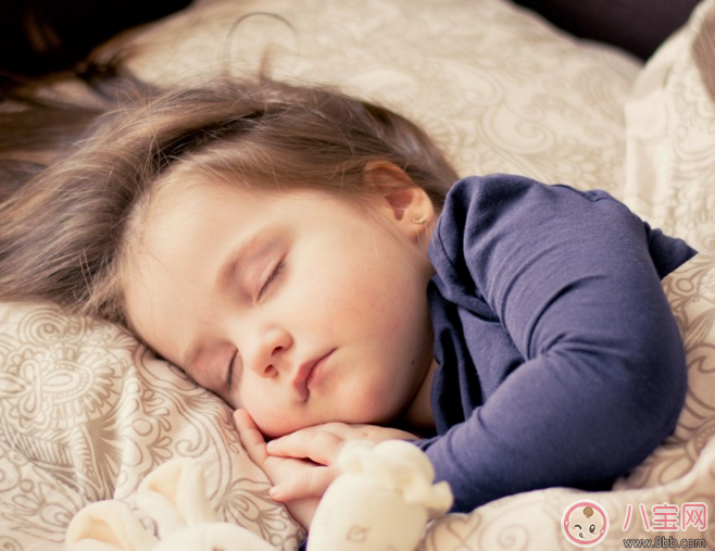 寶寶睡覺(jué)打呼嚕怎么回事 寶寶睡覺(jué)為什么會(huì)打鼾
