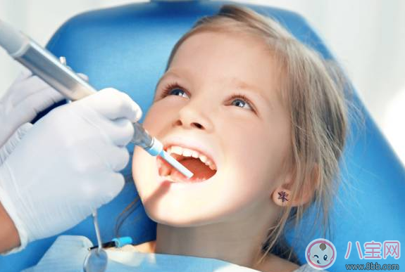 寶寶牙齒變成灰色怎么回事 寶寶牙齒變成灰色棕色怎么辦