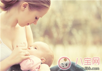 為什么新生兒不抱就哭 新生兒一哭就抱好嗎