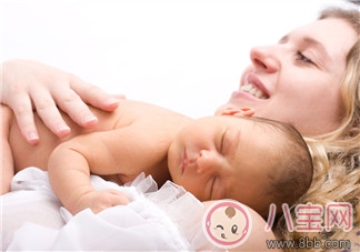 為什么新生兒不抱就哭 新生兒一哭就抱好嗎