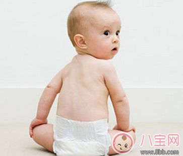 寶寶晚上紙尿褲多久換一次最好 紙尿褲是尿一次就要換嗎 寶寶晚上紙尿褲多久換一次最好 紙尿褲是尿一次就要換嗎