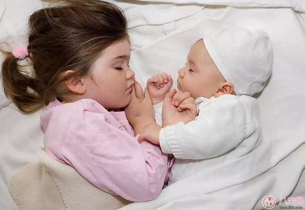 孩子咳嗽咳特別的兇怎么辦 孩子咳嗽情況嚴重怎么解決