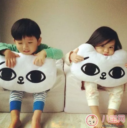 孩子妒忌心特別強怎么辦 怎么教育妒忌心強的孩子