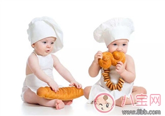 怎么判斷寶寶是不是餓了 寶寶吃手時是餓了嗎