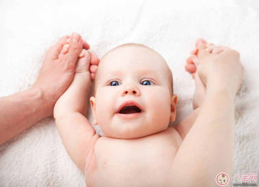 怎么判斷寶寶是不是餓了 寶寶吃手時是餓了嗎