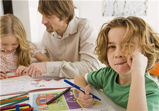 如何鼓勵孩子完成作業(yè) 家長怎么輔導孩子做作業(yè)