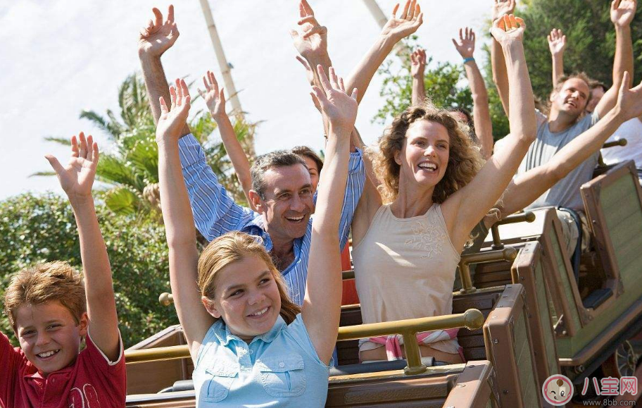 孩子去游樂場怎么保障安全 帶孩子去游樂園要注意什么 孩子去游樂場怎么保障安全 帶孩子去游樂園要注意什么