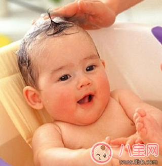 2歲寶寶不愛洗頭怎么辦 讓寶寶乖乖洗頭的小妙招