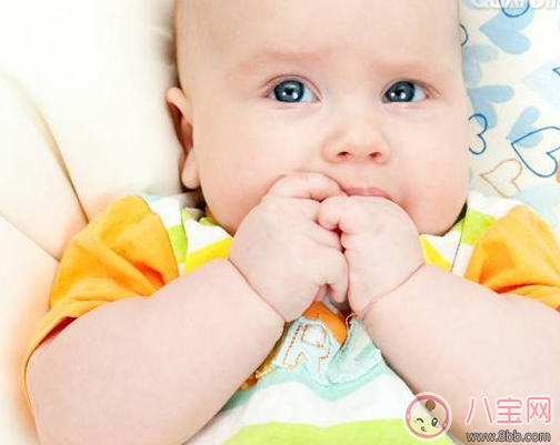 曬寶寶長牙的心情說說 寶寶長牙了興奮的說說朋友圈配圖