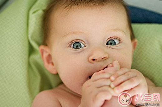 曬寶寶長牙的心情說說 寶寶長牙了興奮的說說朋友圈配圖