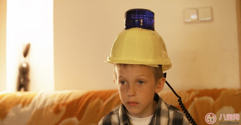 如何診斷孩子是不是自閉癥 怎么幫助自閉癥寶寶康復(fù)