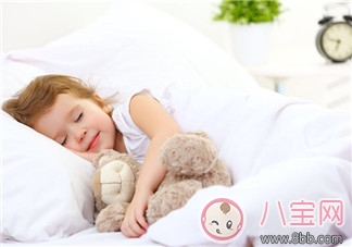 怎樣培養孩子在房間獨睡 如何讓孩子自己獨立睡覺 怎樣培養孩子在房間獨睡 如何讓孩子自己獨立睡覺