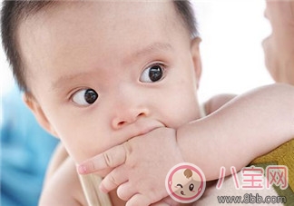 嬰兒為什么喜歡吮手指 嬰兒喜歡吸吮手指好不好
