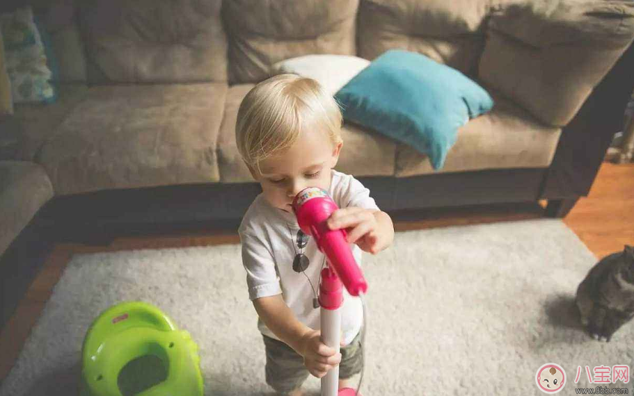 帶男孩的時候要注意哪些 帶男孩的時候和女孩之間有哪些區(qū)別