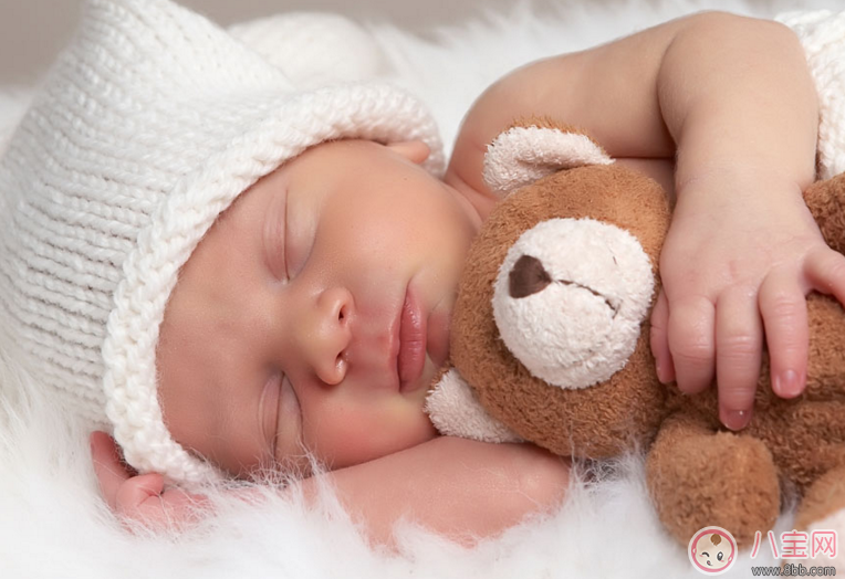 怎么快速哄新生兒睡覺 哄寶寶睡覺的攻略指南 怎么快速哄新生兒睡覺 哄寶寶睡覺的攻略指南