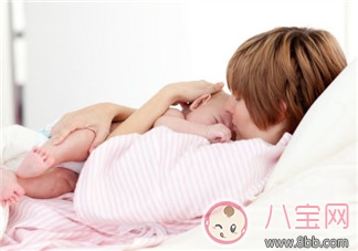 產(chǎn)后蕁麻疹可以哺乳嗎 哺乳期媽媽蕁麻疹寶寶吃奶會(huì)怎樣