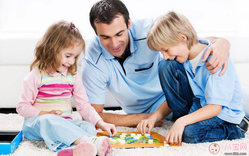 給孩子報名興趣班要遵循什么原則 怎么給孩子報興趣班比較好