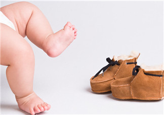 寶寶學走路有必要買機能鞋嗎 如何選購適合學步的寶寶的鞋子
