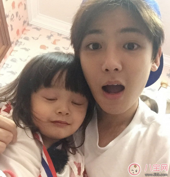 和孩子自拍曬圖怎么發(fā)朋友圈 和孩子臭美自拍的說說朋友圈