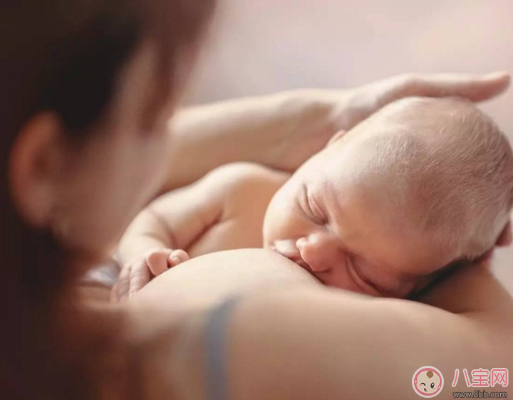 怎么判斷寶寶是不是吃飽了 寶寶沒吃飽有哪些表現 怎么判斷寶寶是不是吃飽了 寶寶沒吃飽有哪些表現