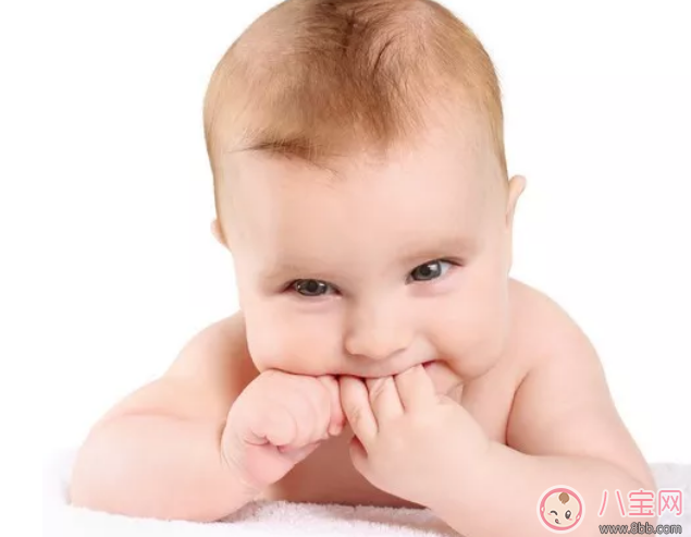 寶寶吃拳頭說(shuō)說(shuō) 寶寶吃拳頭吃手發(fā)心情句子