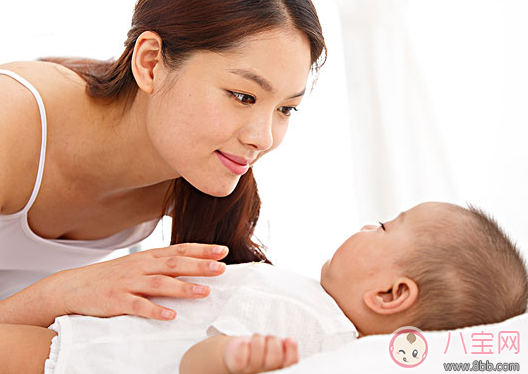 孩子喜歡抱睡怎么辦 為什么寶寶一放下就醒 孩子喜歡抱睡怎么辦 為什么寶寶一放下就醒