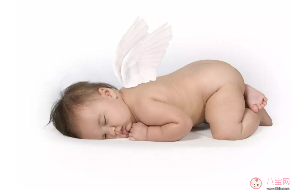 嬰兒一般多大才會翻身 家長如何輔助孩子翻身 嬰兒一般多大才會翻身 家長如何輔助孩子翻身