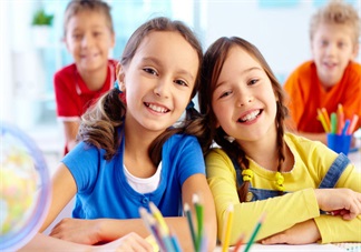 孩子學(xué)英語會影響他學(xué)拼音嗎 孩子學(xué)英語了會不會跟拼音混淆