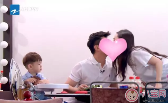 霍思燕教育兒子嗯哼方式 霍思燕教育嗯哼：秀恩愛+服軟