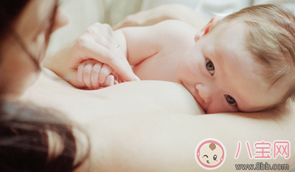 寶寶吃母乳媽媽的心情感慨 享受寶寶吃母乳的說說朋友圈 寶寶吃母乳媽媽的心情感慨 享受寶寶吃母乳的說說朋友圈