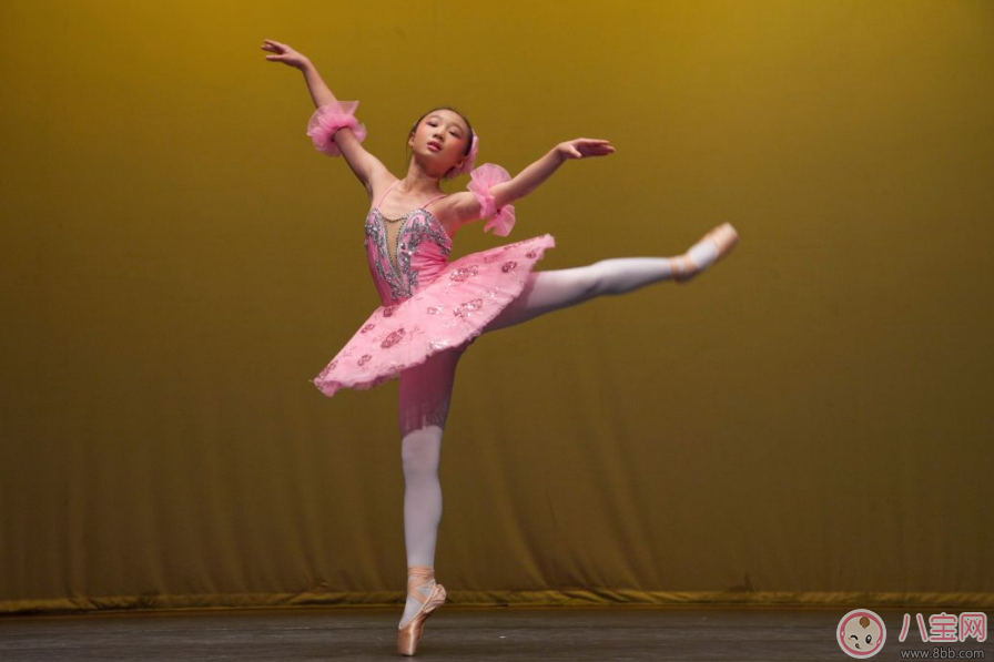 跳拉丁舞會導(dǎo)致性早熟嗎 性早熟到底由什么引起的