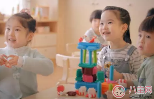 寶寶什么時候開始社交活動好 怎么培養寶寶的社交能力 寶寶什么時候開始社交活動好 怎么培養寶寶的社交能力