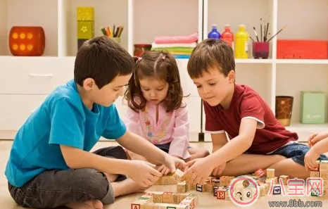 2歲寶寶要學會交朋友嗎 怎么教2歲寶寶進行社交活動